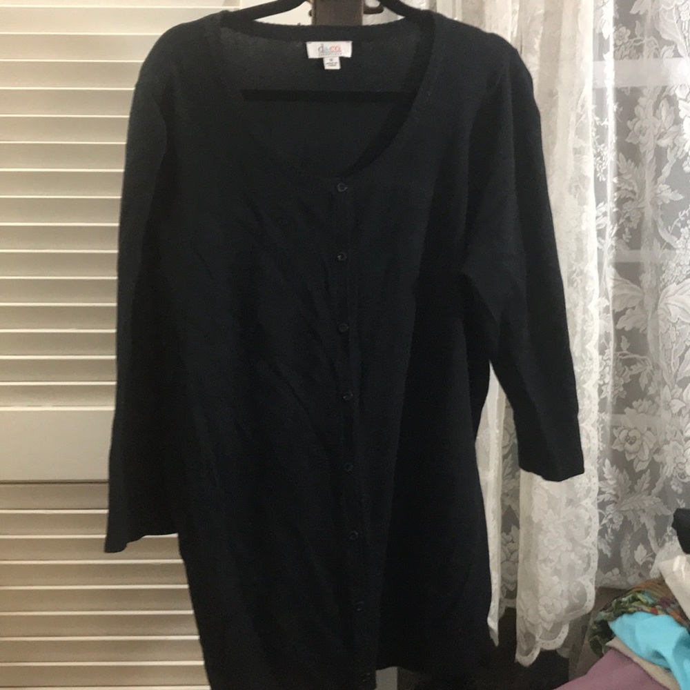 d&co black buttoned down sweater. 1X. Cotton blend